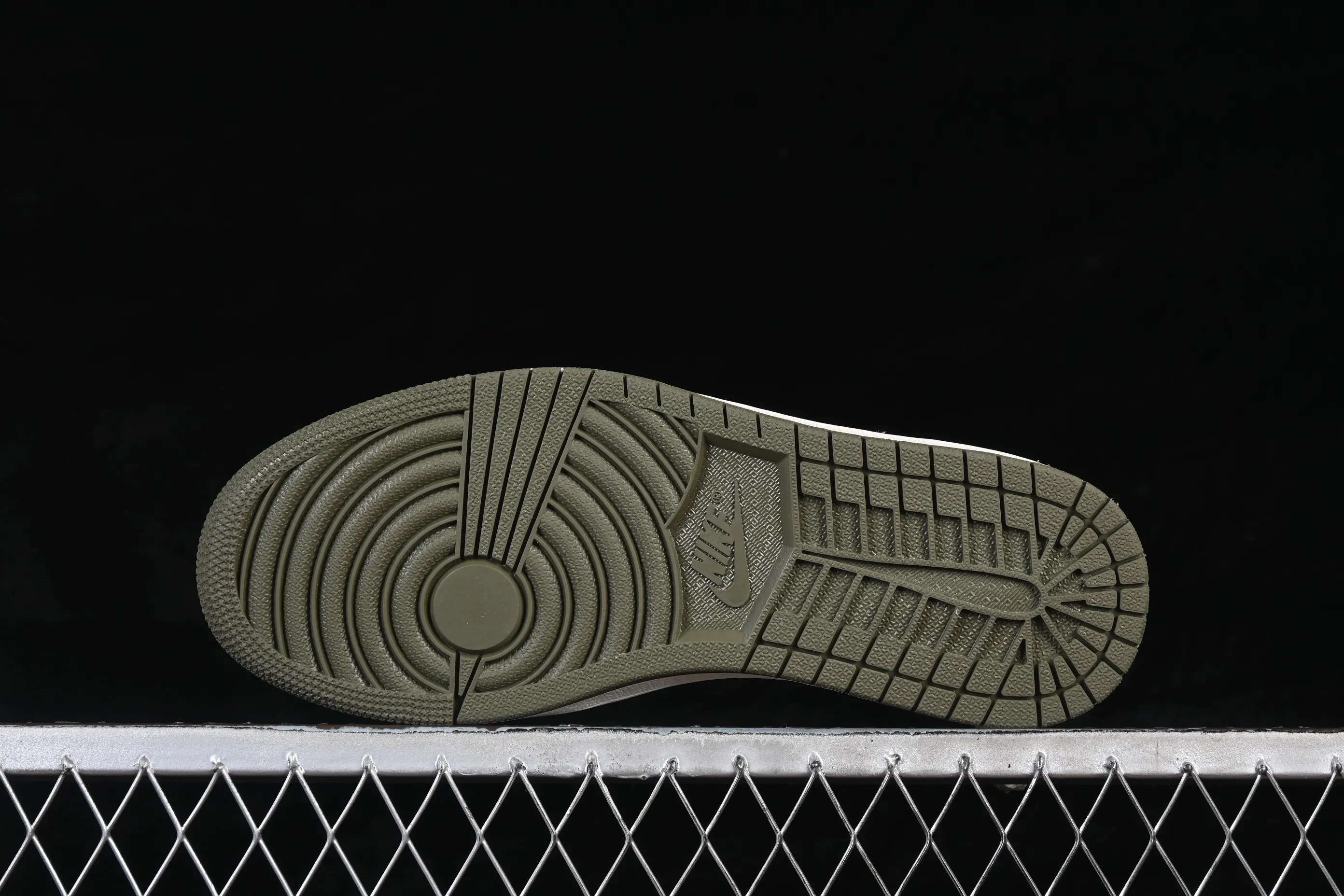 All categories Air Jordan Jordan series basketball shoes Air Jordan 1 Low Z version Travis Scott x Air Jordan 1 Low OG AJ1 Joe 1 undercut low top HQ6998-200